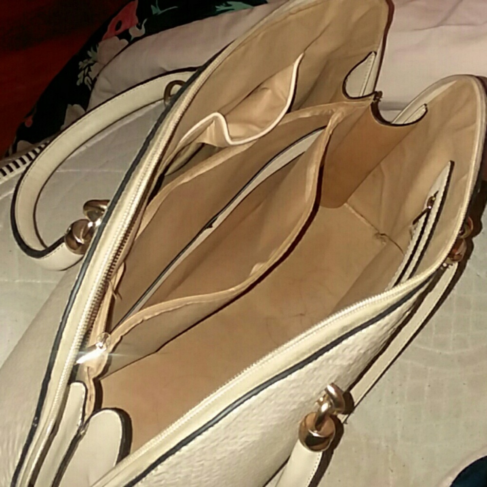 Handbag - Picture 3 of 3
